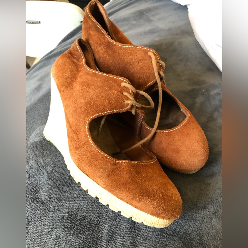 Beautiful wedges In amazing color